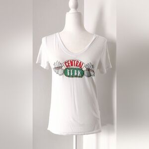 Friends Central Perk White Graphic Tee Suze XS